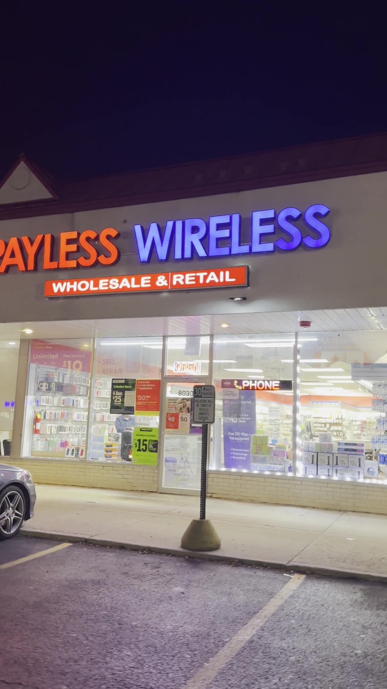 Wireless & Accessories Store — Soft LED Display installation